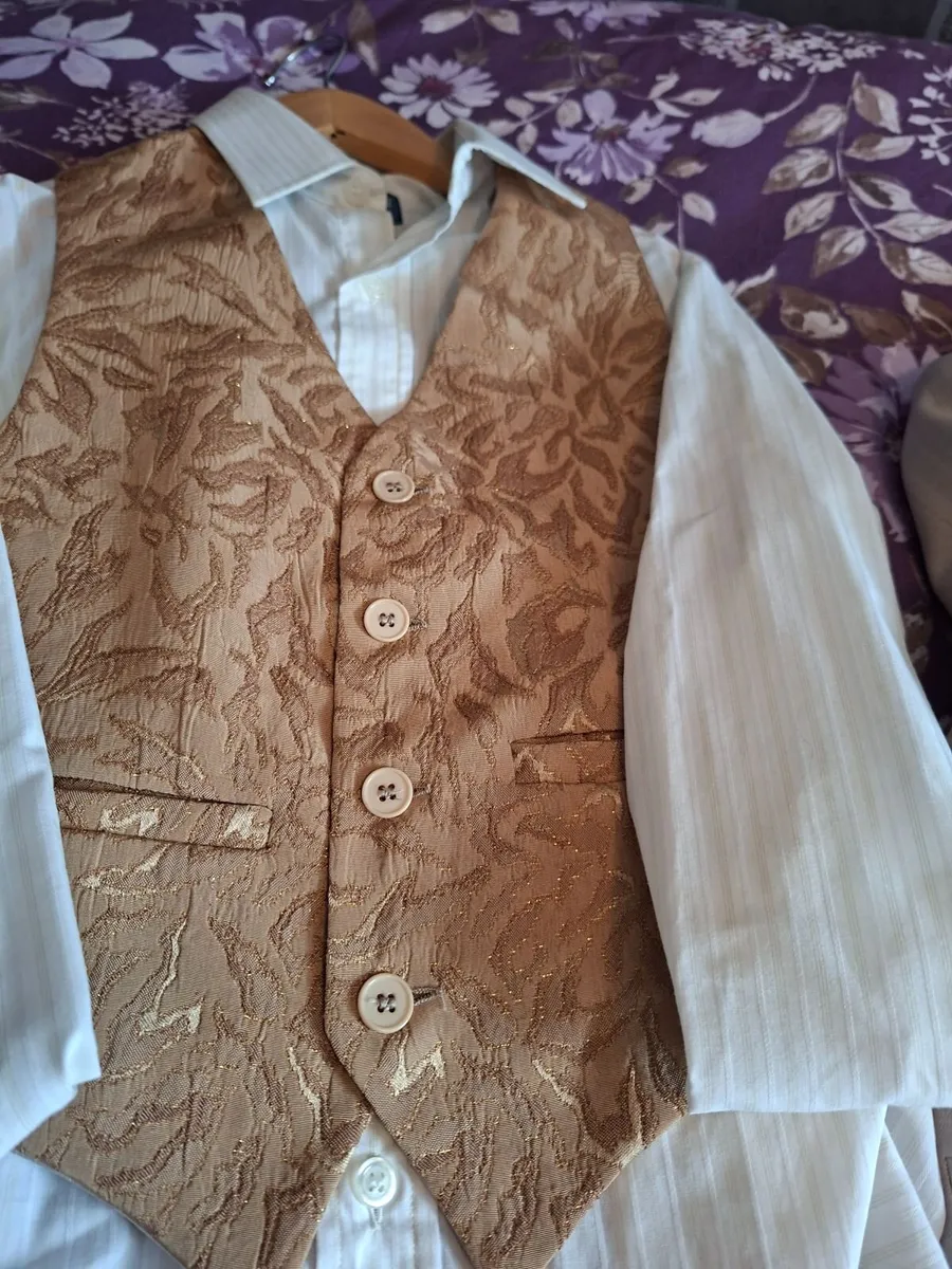 Boys communion suit - Image 2