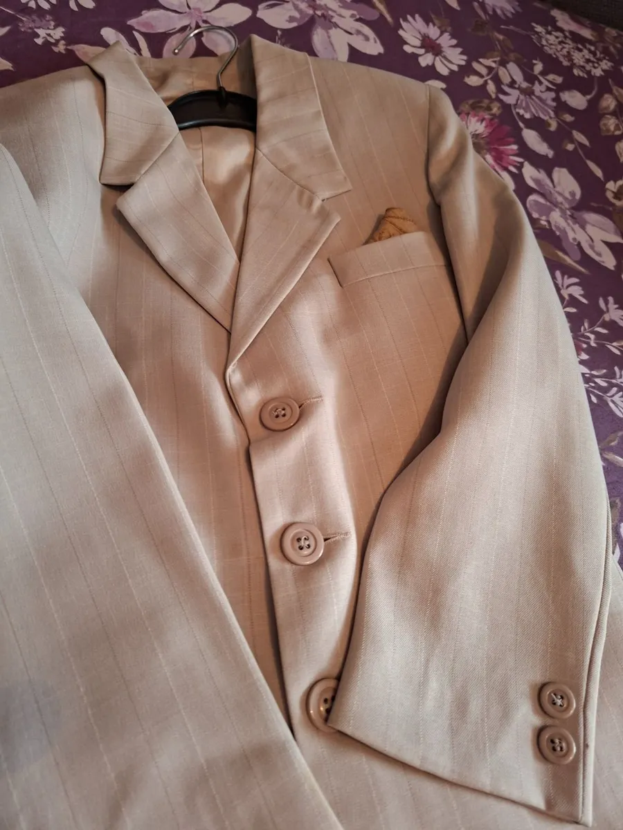 Boys communion suit - Image 3