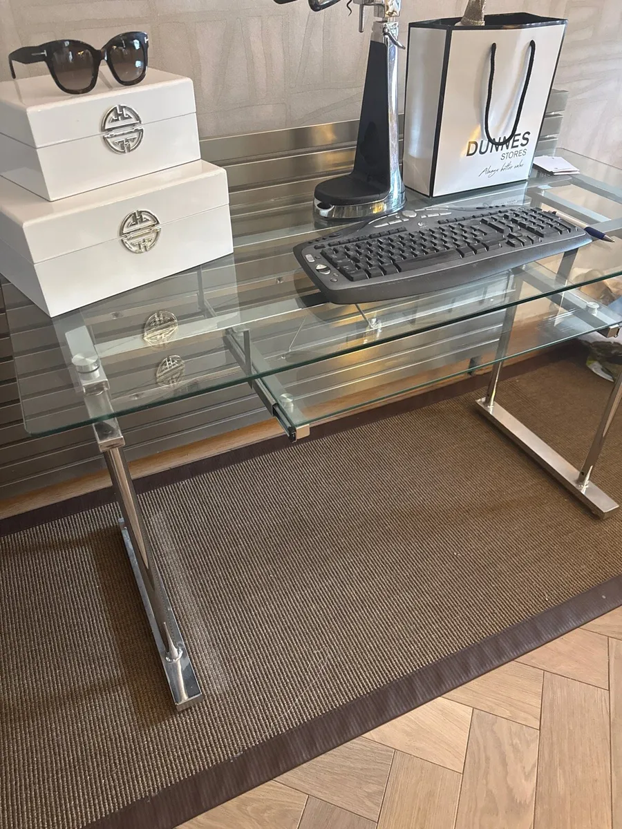 Desk Hall table new for quick sale - Image 4