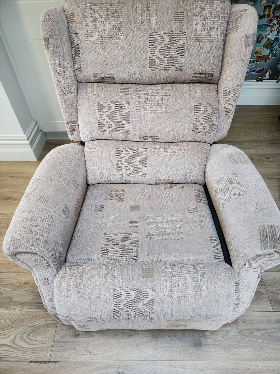 An innovative Electric Lift Senior Chair, - Image 1