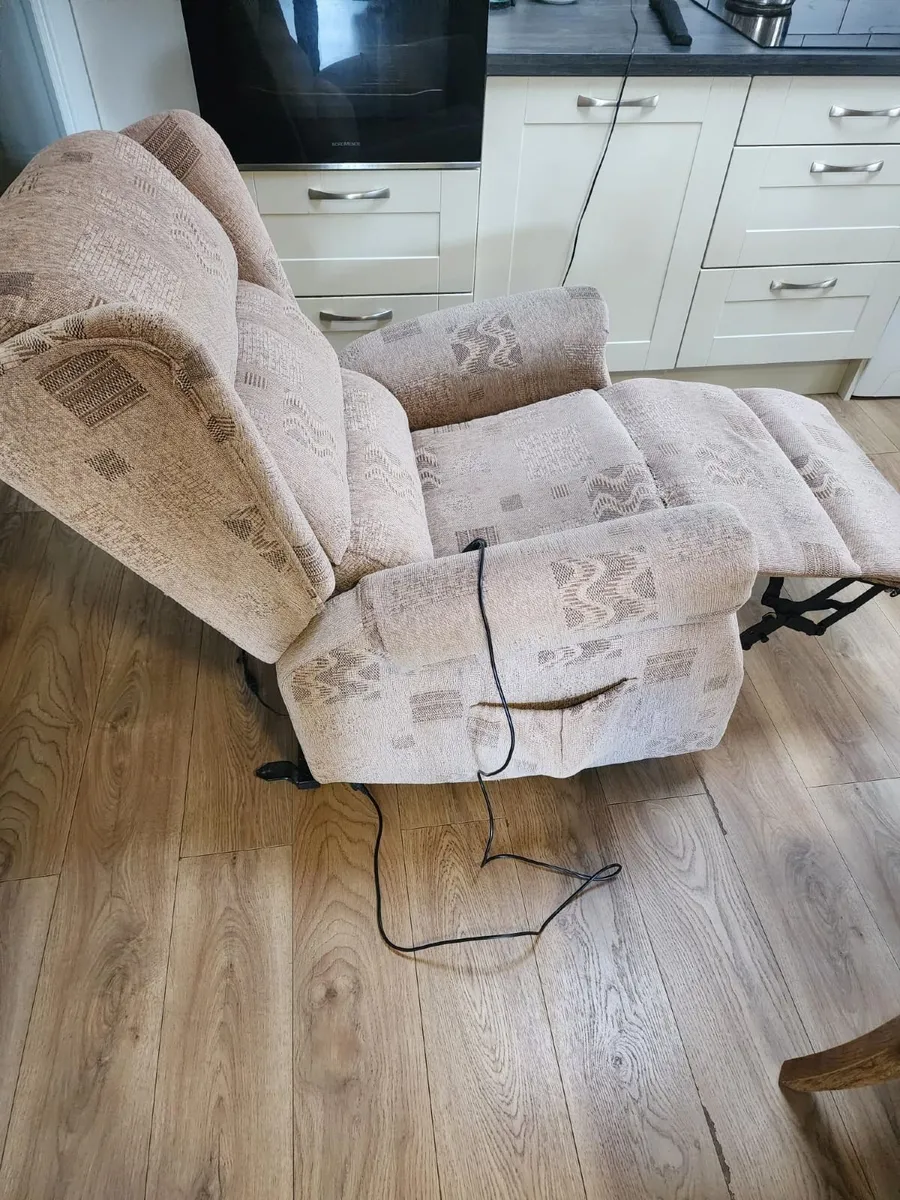 An innovative Electric Lift Senior Chair, - Image 3
