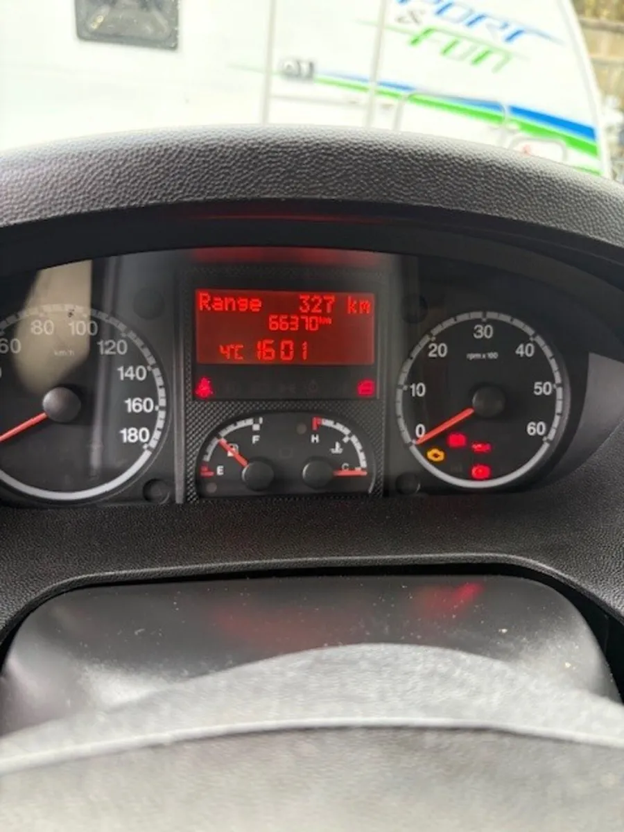 2013 Burstner Ixeo Time It 734 - Image 3