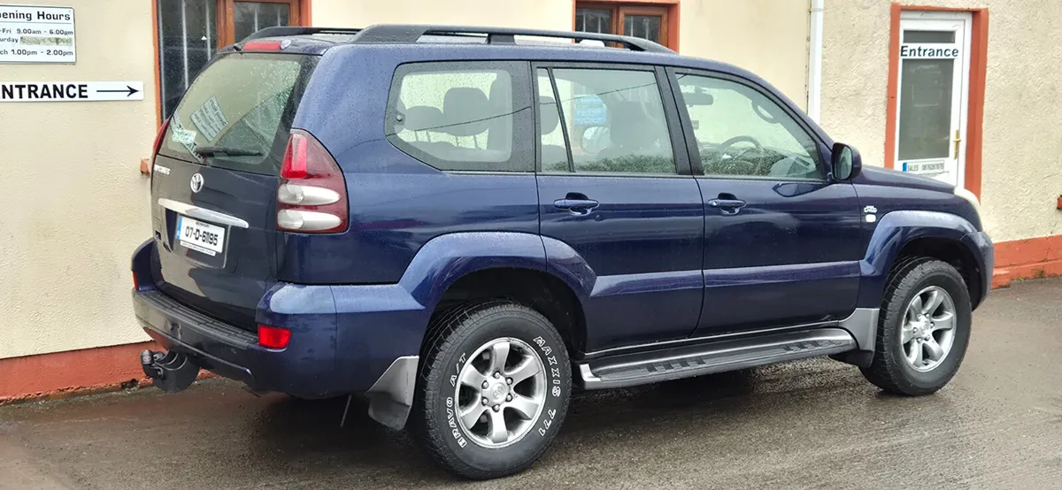 Toyota Land Cruiser 2007 Crew Cab 5 Seater Manual - Image 4