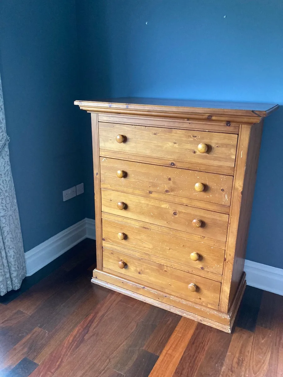 chest of drawers - Image 1