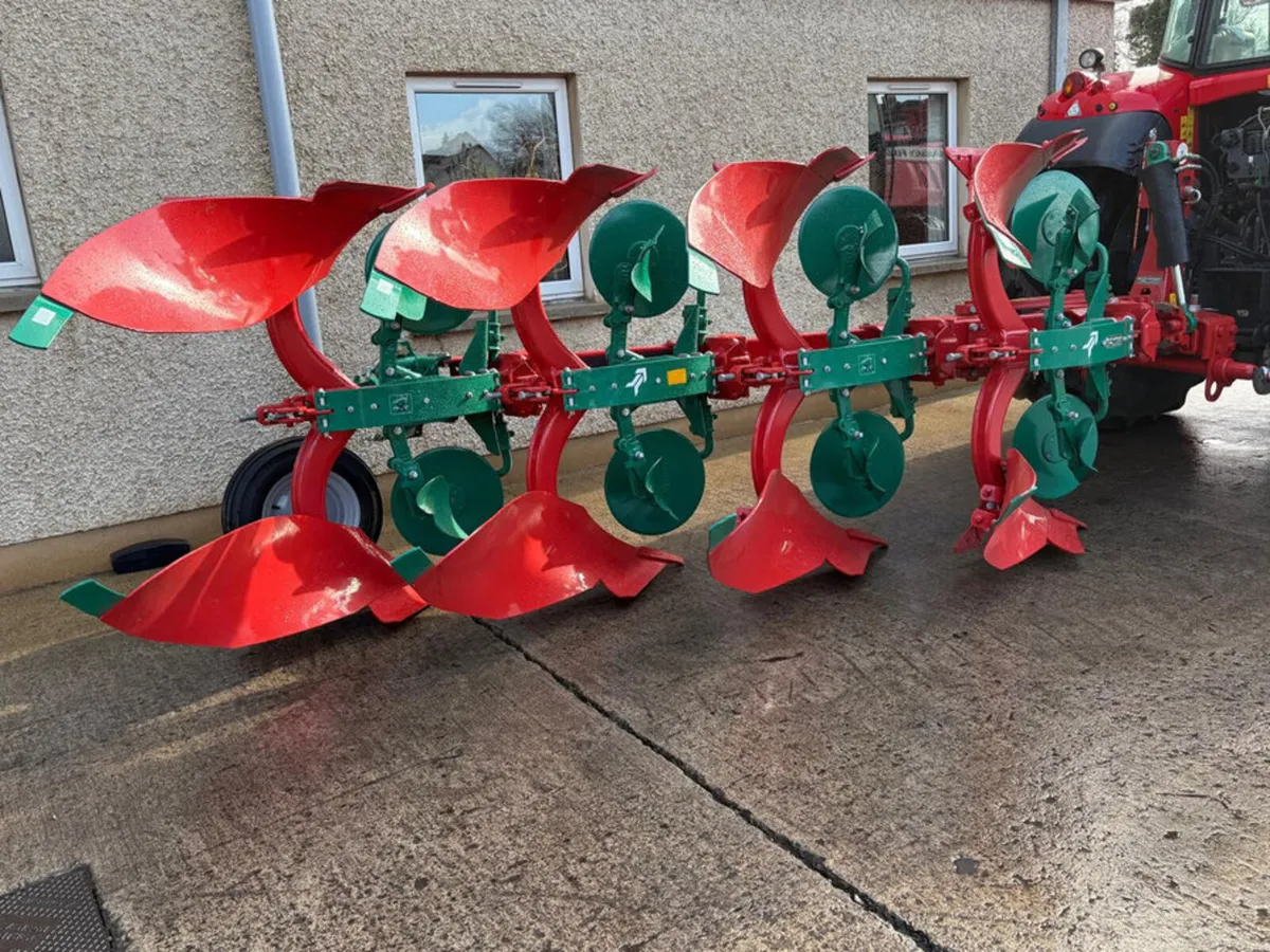 New Kverneland 4 Score Plough - Image 2