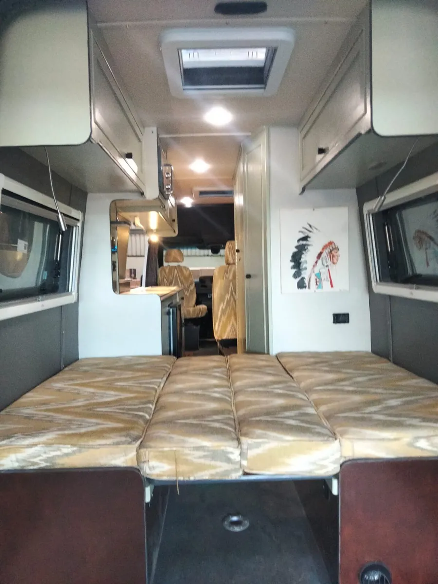 Camper Van - Image 4