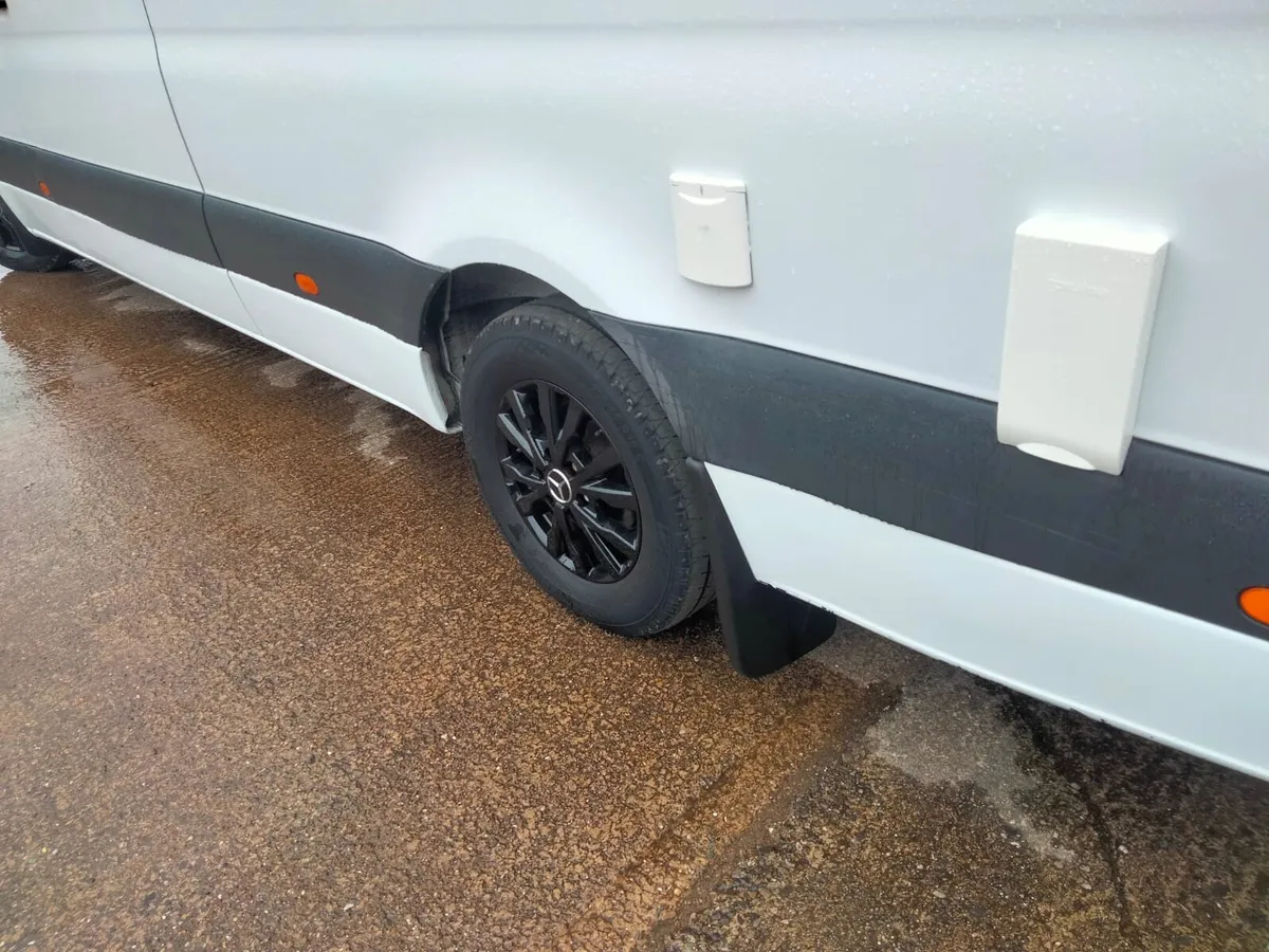 Camper Van - Image 2