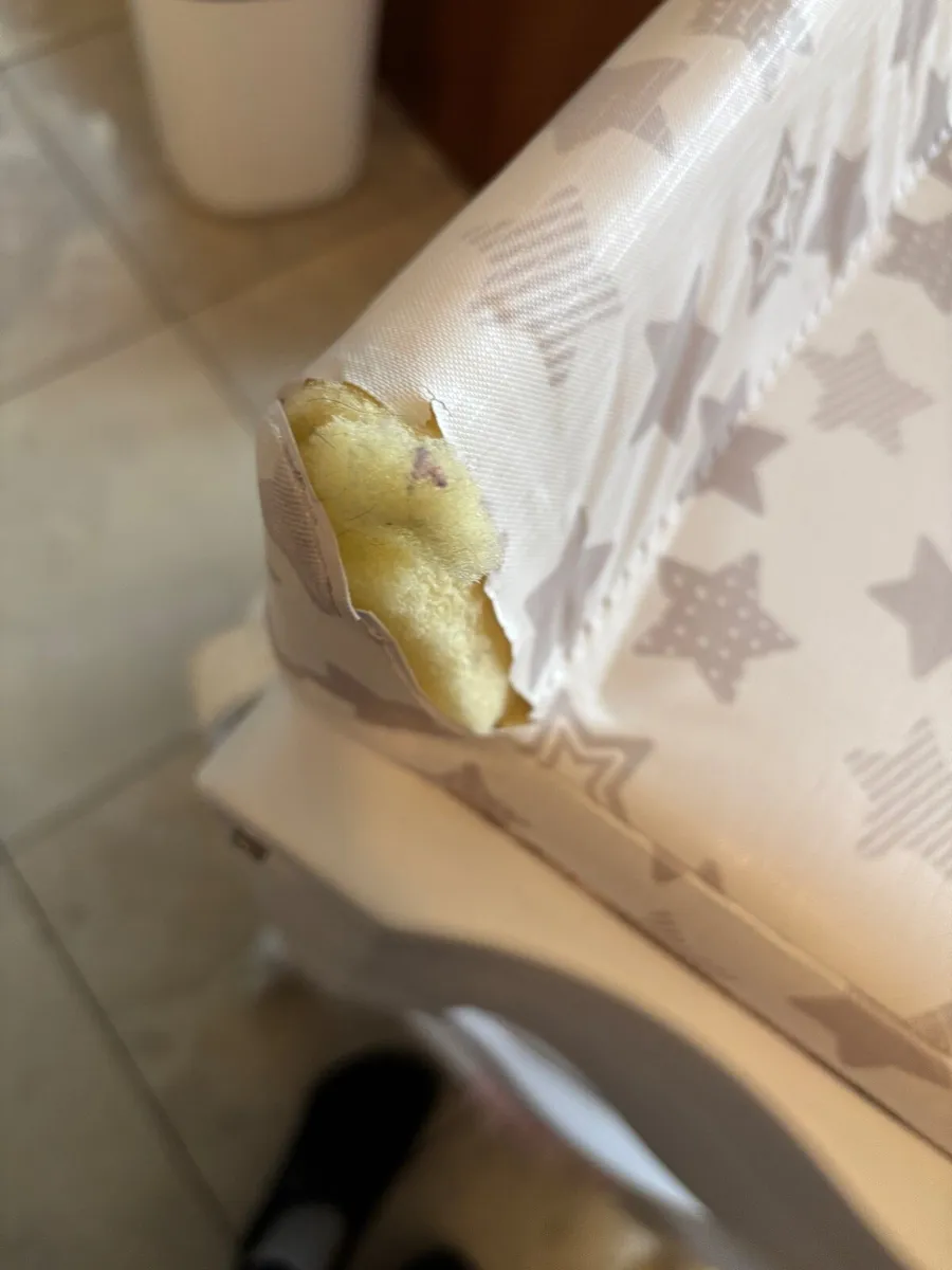 Baby changing table (free) - Image 2