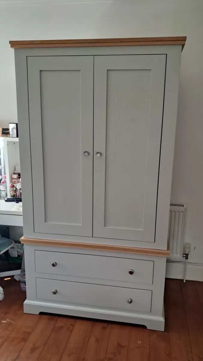 Bedroom furniture - Image 2