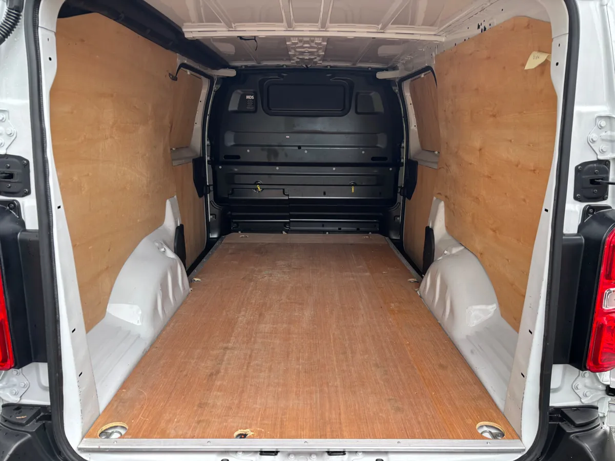 FIAT SCUDO L3 TECNICO  LWB  CVRT APR 27 109 MILES! - Image 4