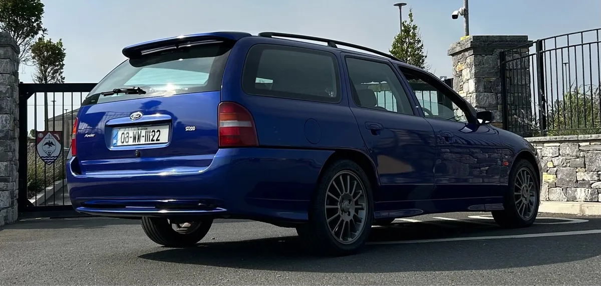 Ford Mondeo ST 200 Estate - Image 2