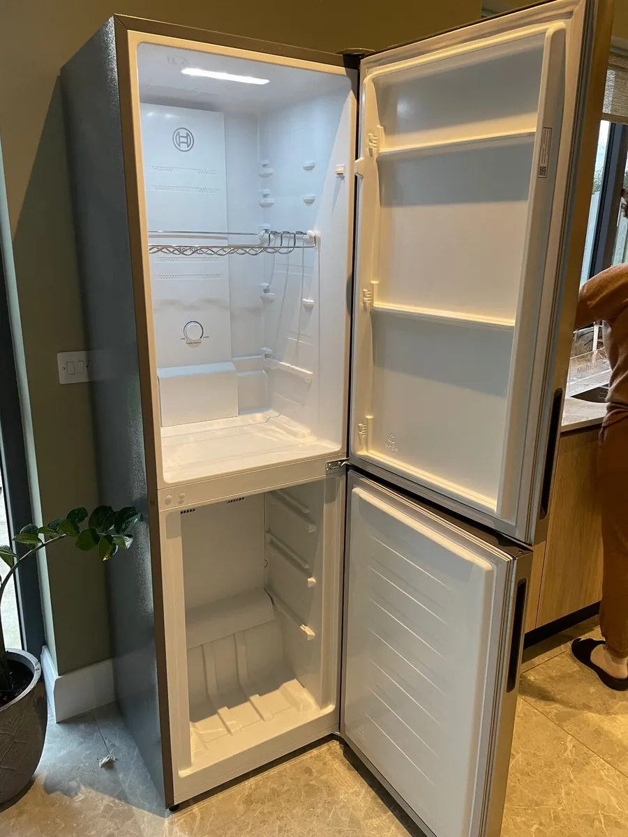 BOSCHE FRIDGE - Image 4