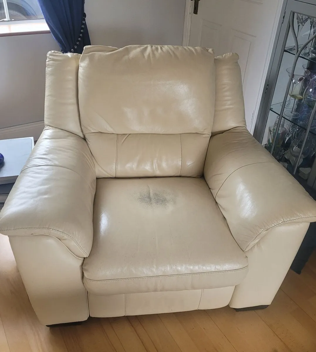 3-1-1 Used Cream Italian Leather Suite - Image 1