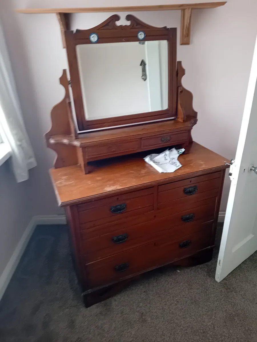 Selection of antiqes - Image 3