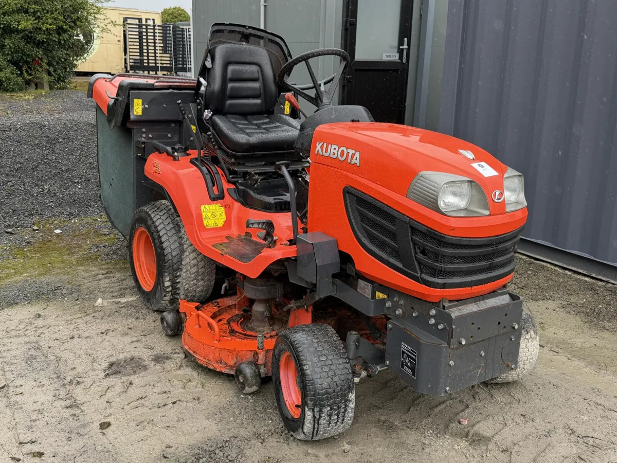 2011 G23 Kubota Lawn Tractor **Online Auction** - Image 1