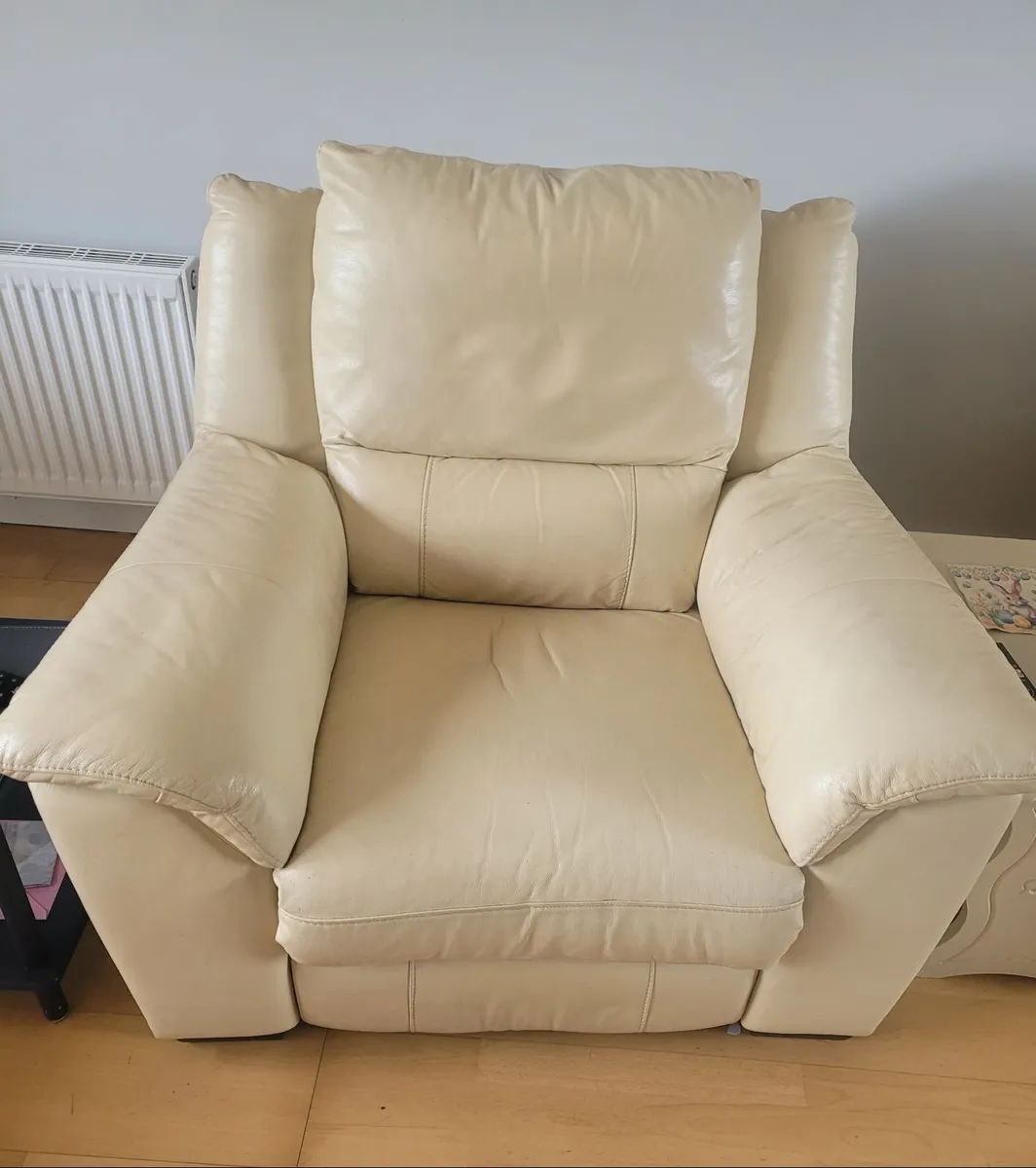 3-1-1 Used Cream Italian Leather Suite - Image 4