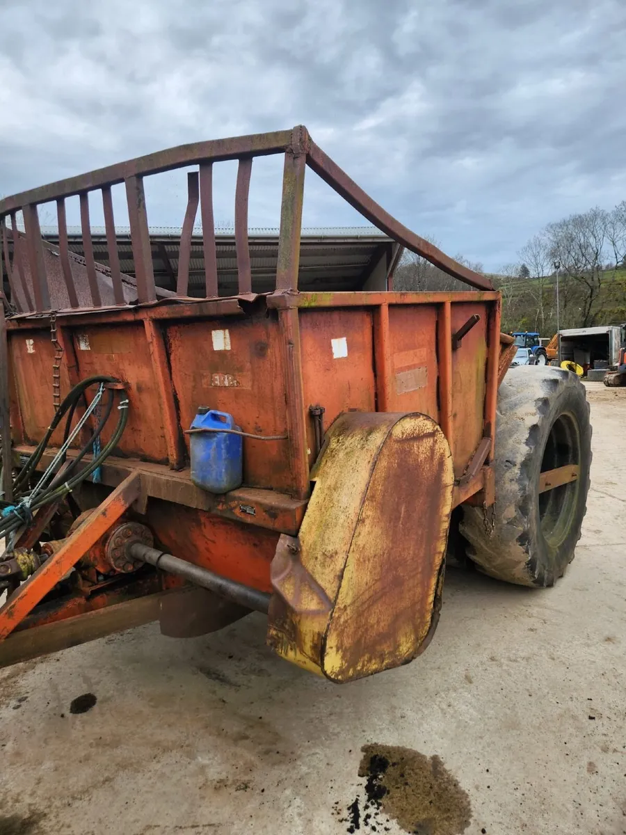 Difco 6 sod turf hopper - Image 1