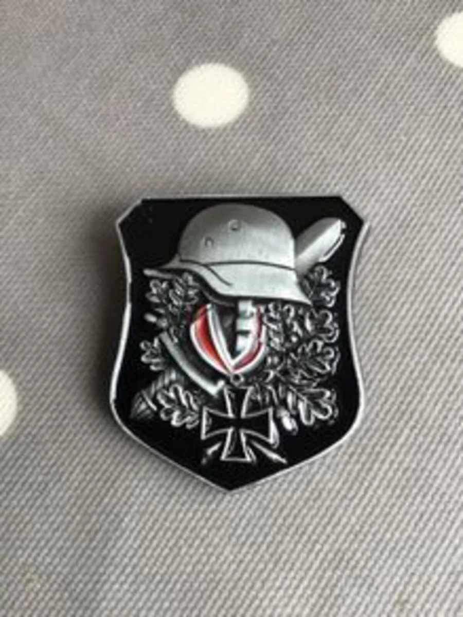 WW2 Memorabilia -  German ELITE Troop Badge