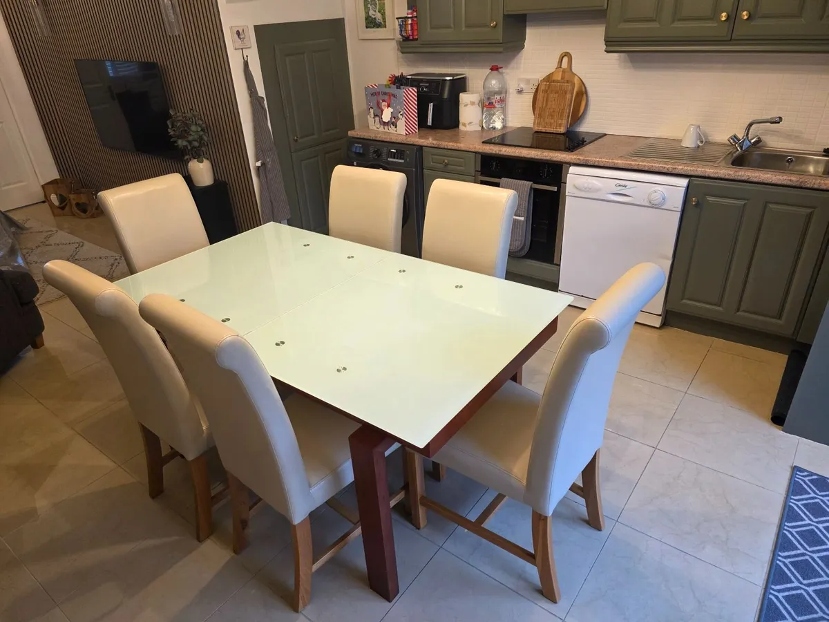 Kitchen table & chairs - Image 2