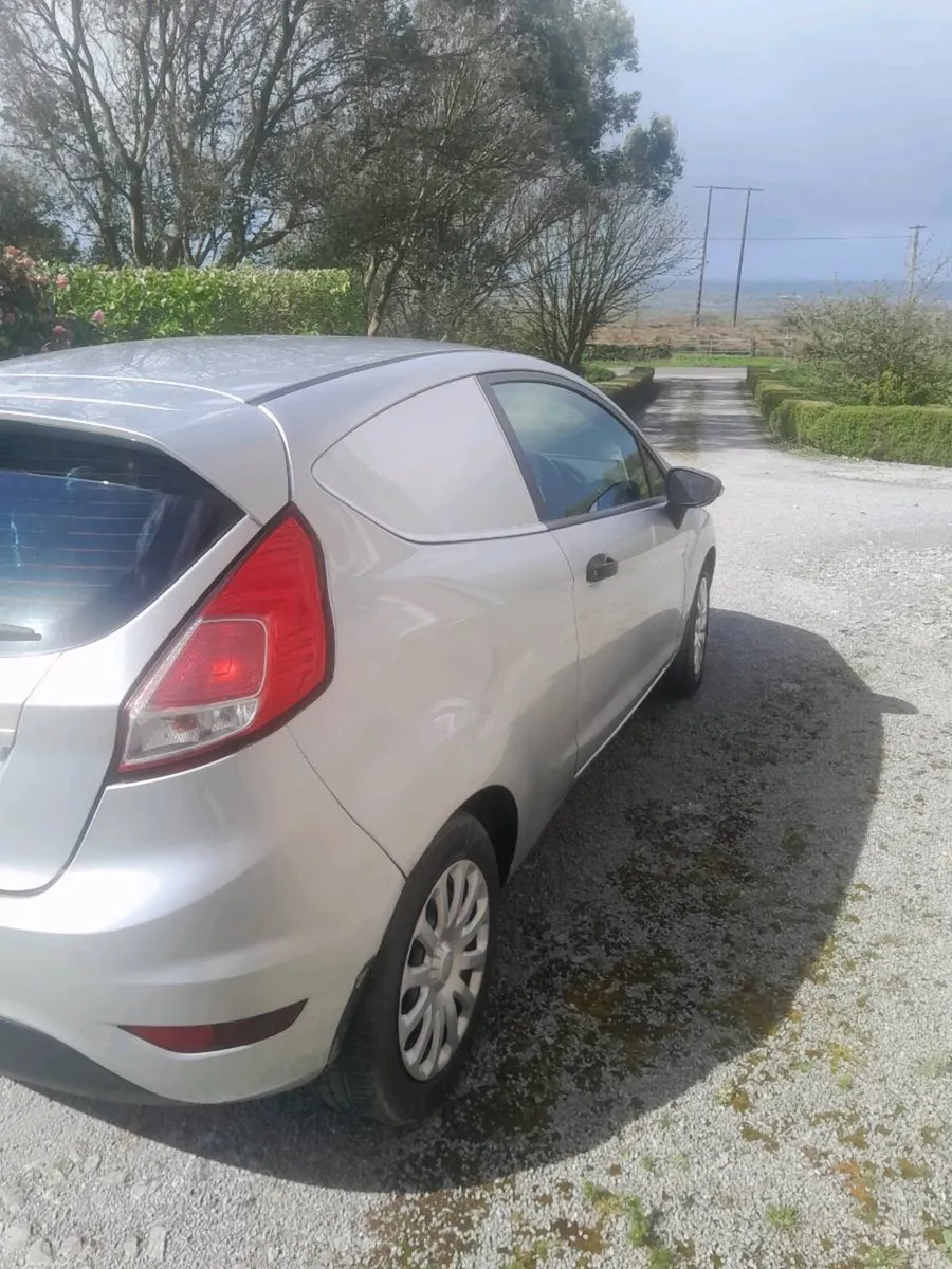 Ford fiesta van - Image 2