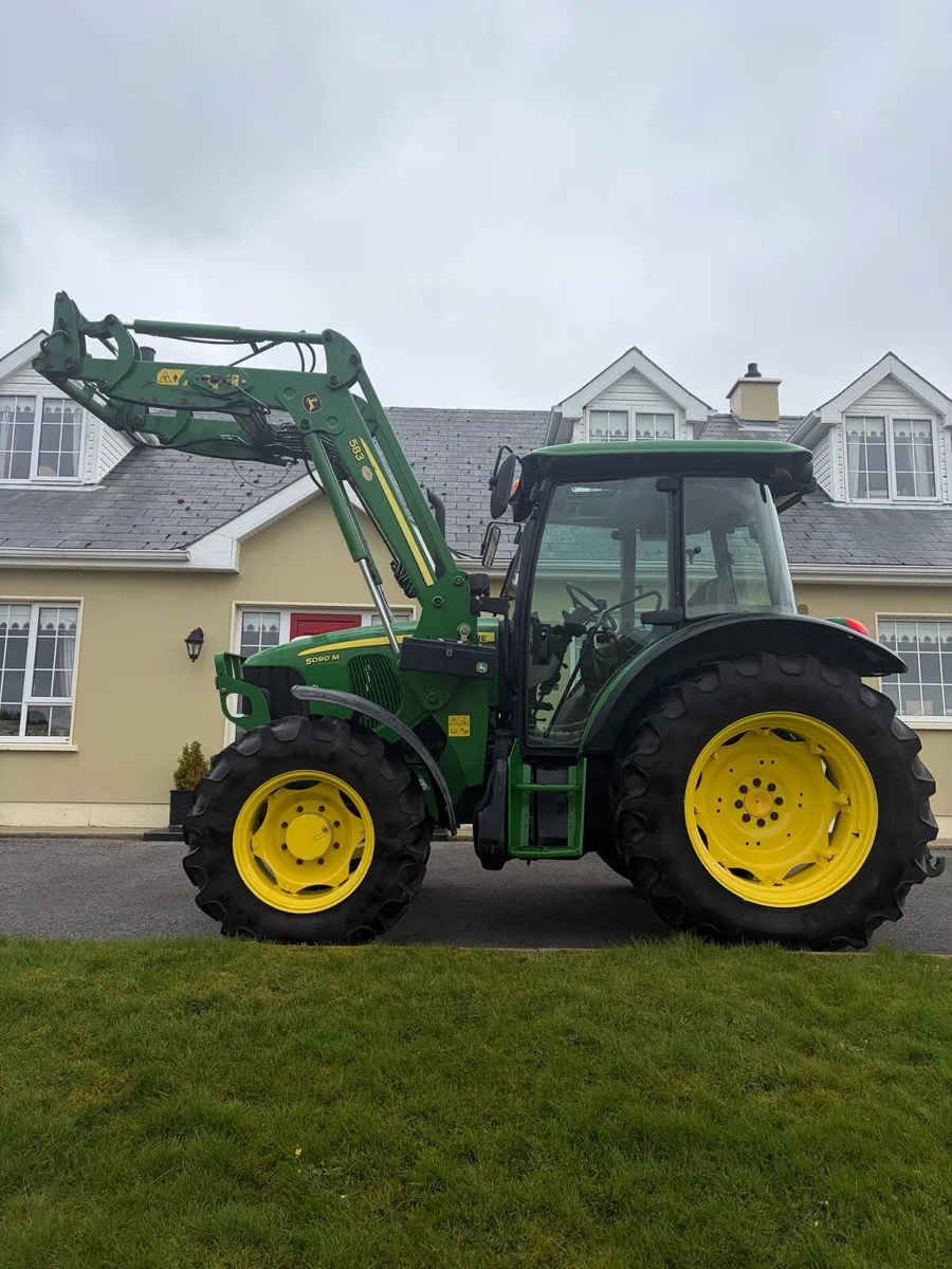 2011 John Deere 5090M - Image 1