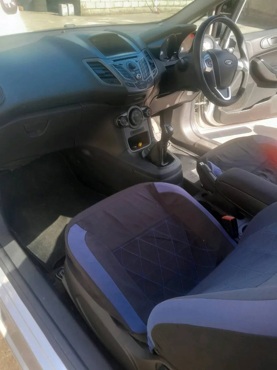 Ford fiesta van - Image 4