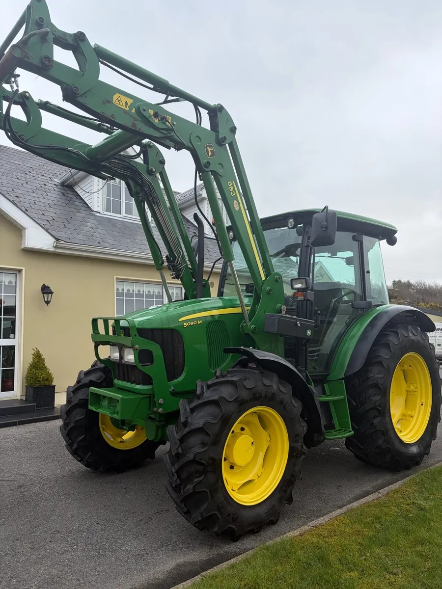 2011 John Deere 5090M - Image 2
