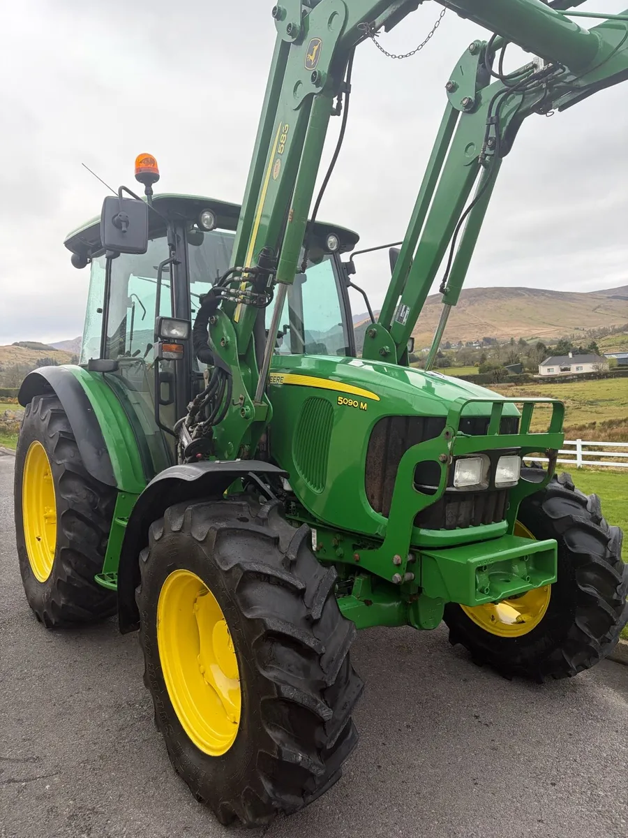 2011 John Deere 5090M - Image 4