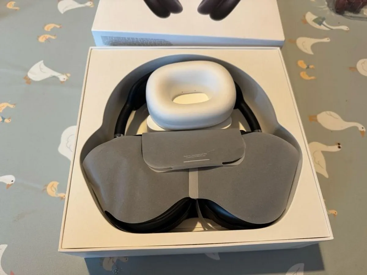Apple AirPods Max (USB-C) - Like New / Spotless Condition - Image 2