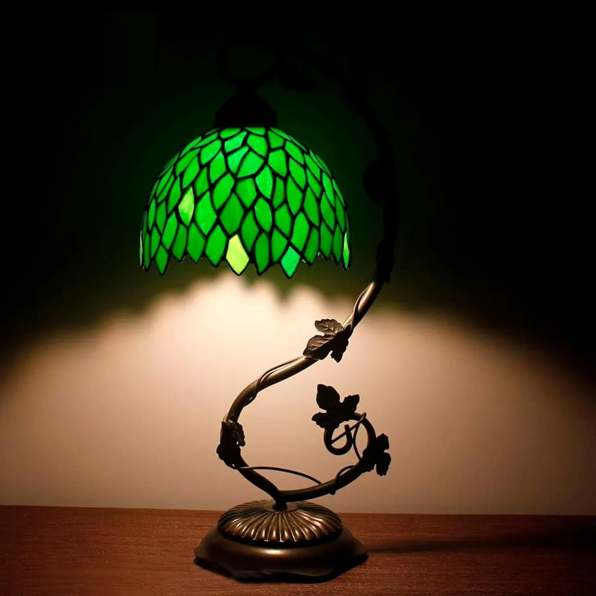 Tiffany Table Lamp Green Wisteria Stained Glass - Image 2
