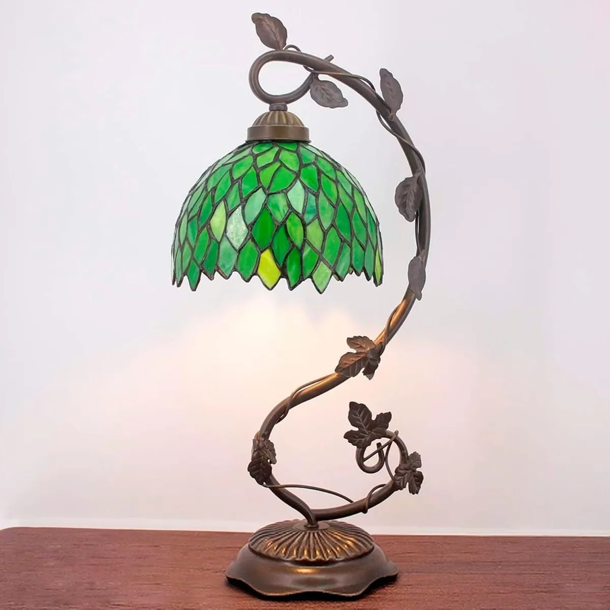 Tiffany Table Lamp Green Wisteria Stained Glass - Image 4