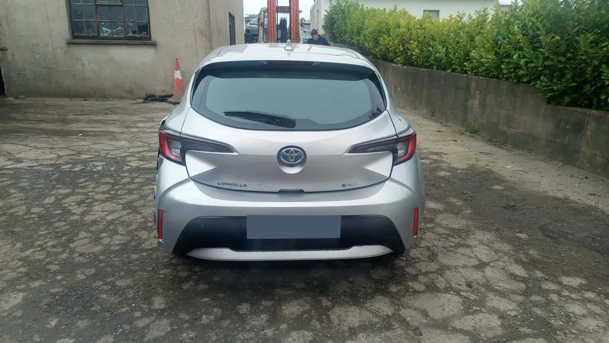 2025 TOYOTA COROLLA 1.8 HYBRID FOR BREAKING! - Image 1