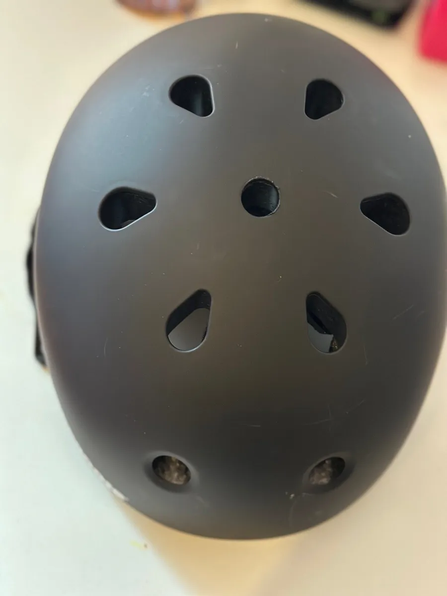 Bicycle helmet - Image 1