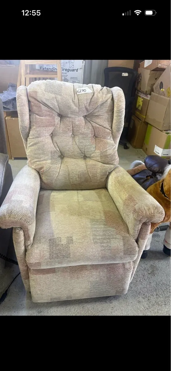 Lift and rise chair - Image 1