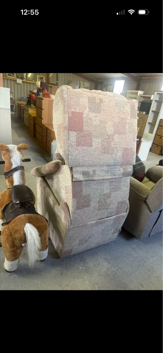 Lift and rise chair - Image 3