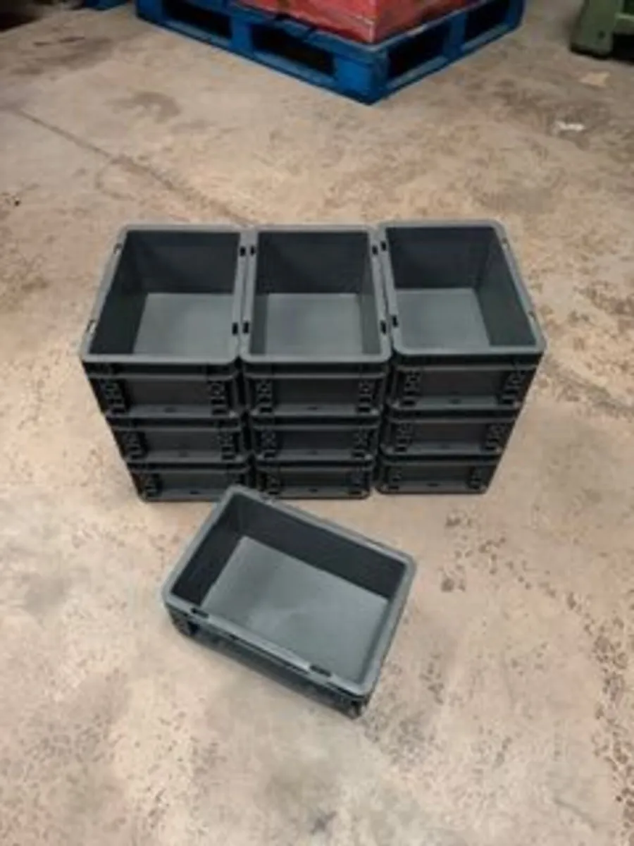 Pack of 10 - New 5L Storage Boxes - Image 3