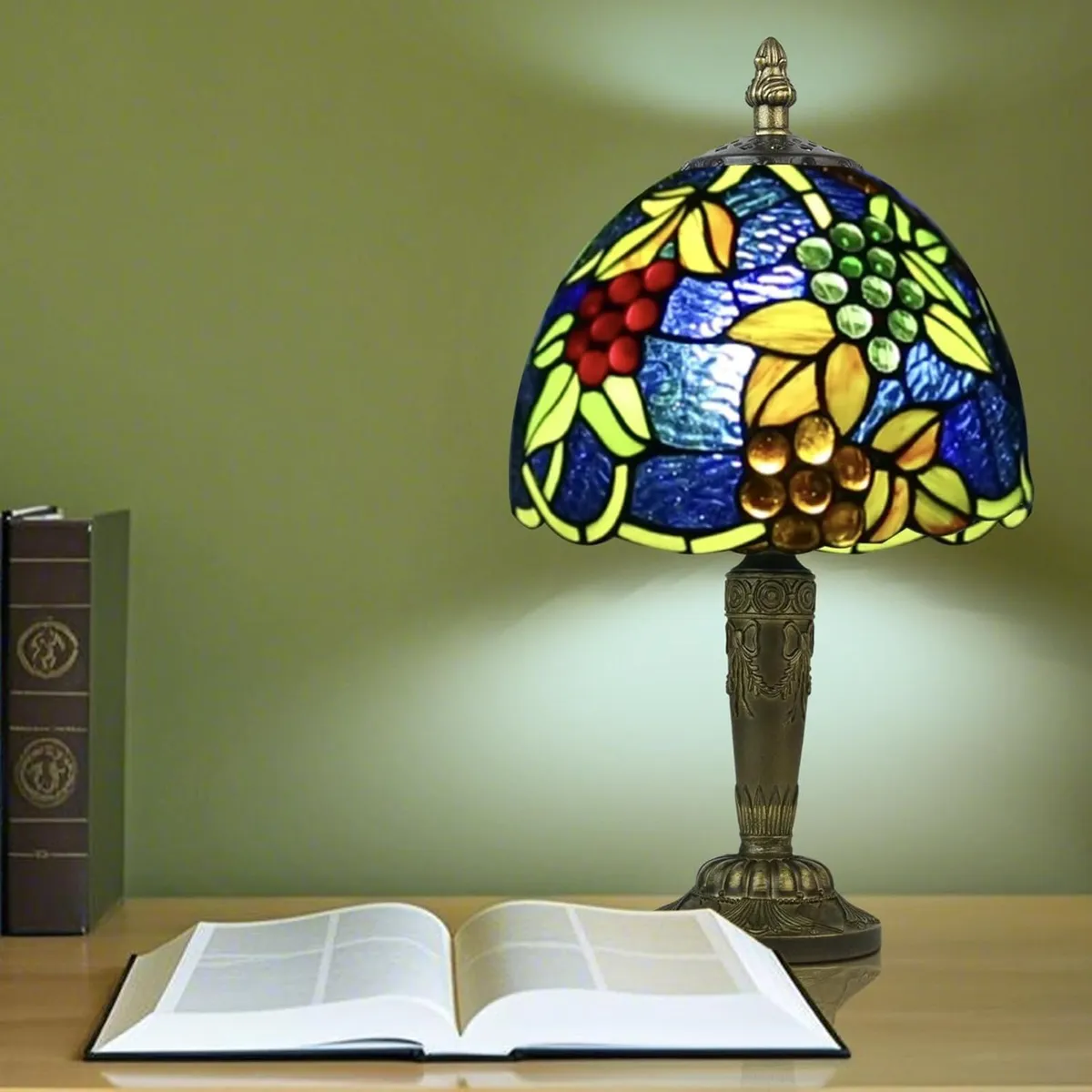 Small Tiffany Style Table Lamp 3 Color Temperature - Image 3