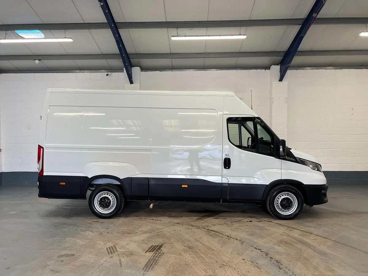 2022 Iveco Daily Panel Van - Image 1