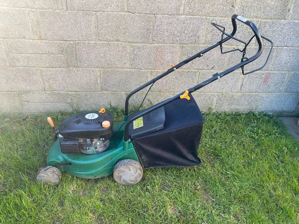 Self Propelled 40cm petrol Lawnmower - Image 2