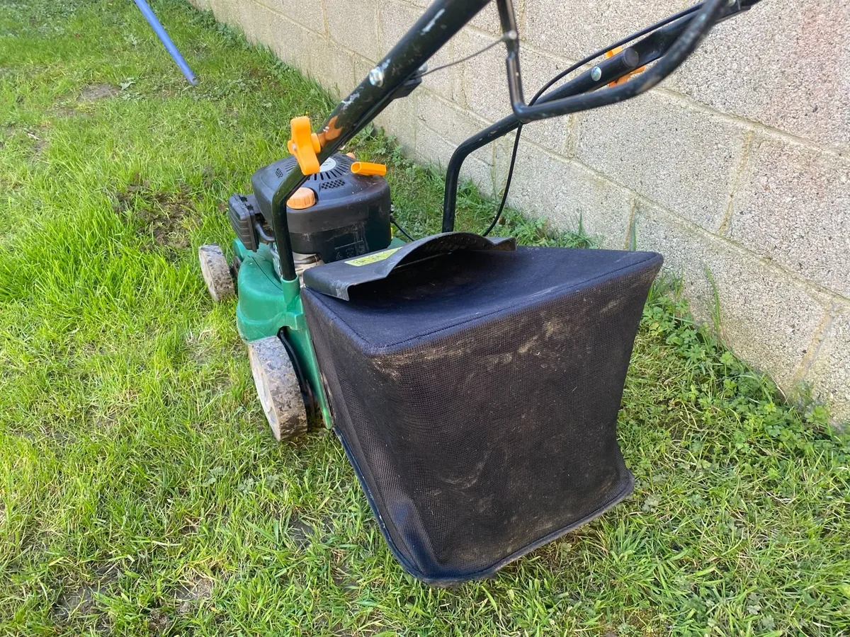 Self Propelled 40cm petrol Lawnmower - Image 3