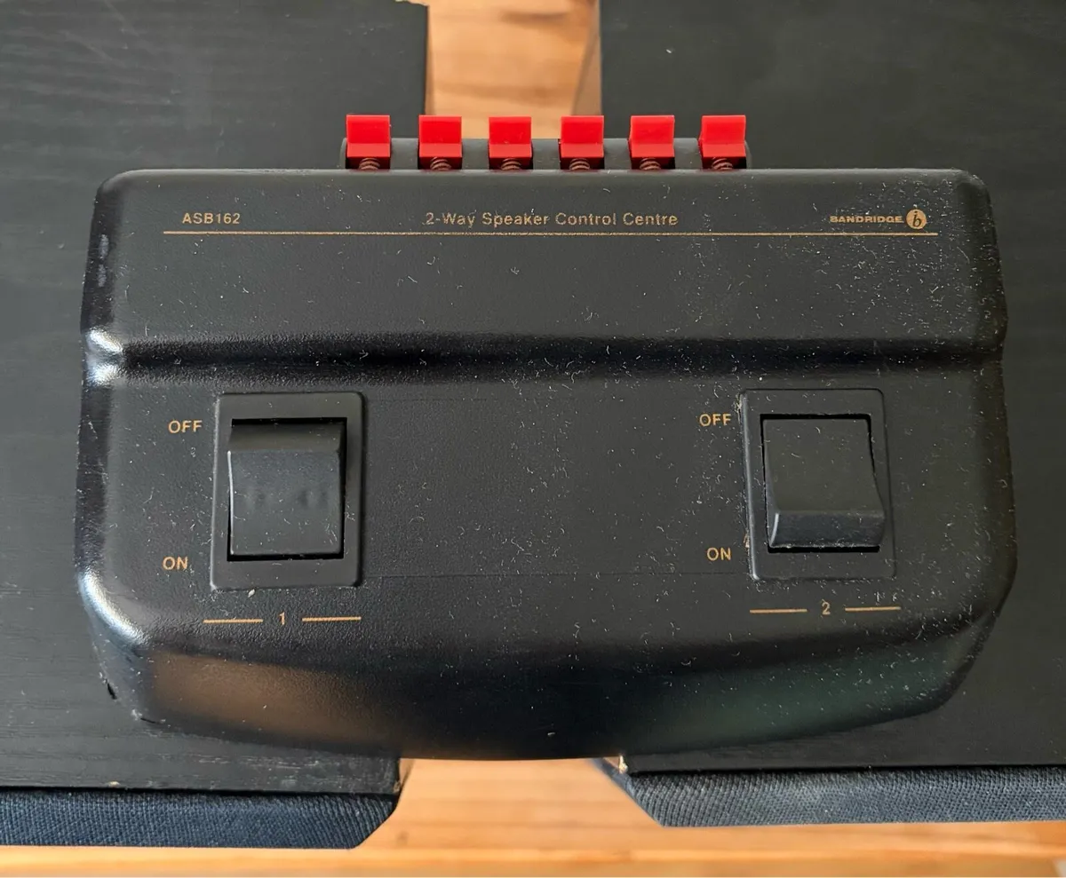 JPW BOX BOOKSHELF SPEAKERS  . - Image 3