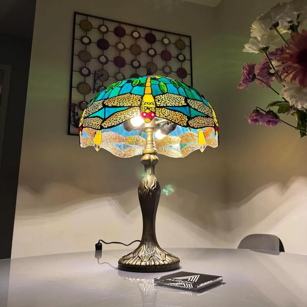 Tiffany Table Lamp 16 inch Handcrafted Green - Image 3