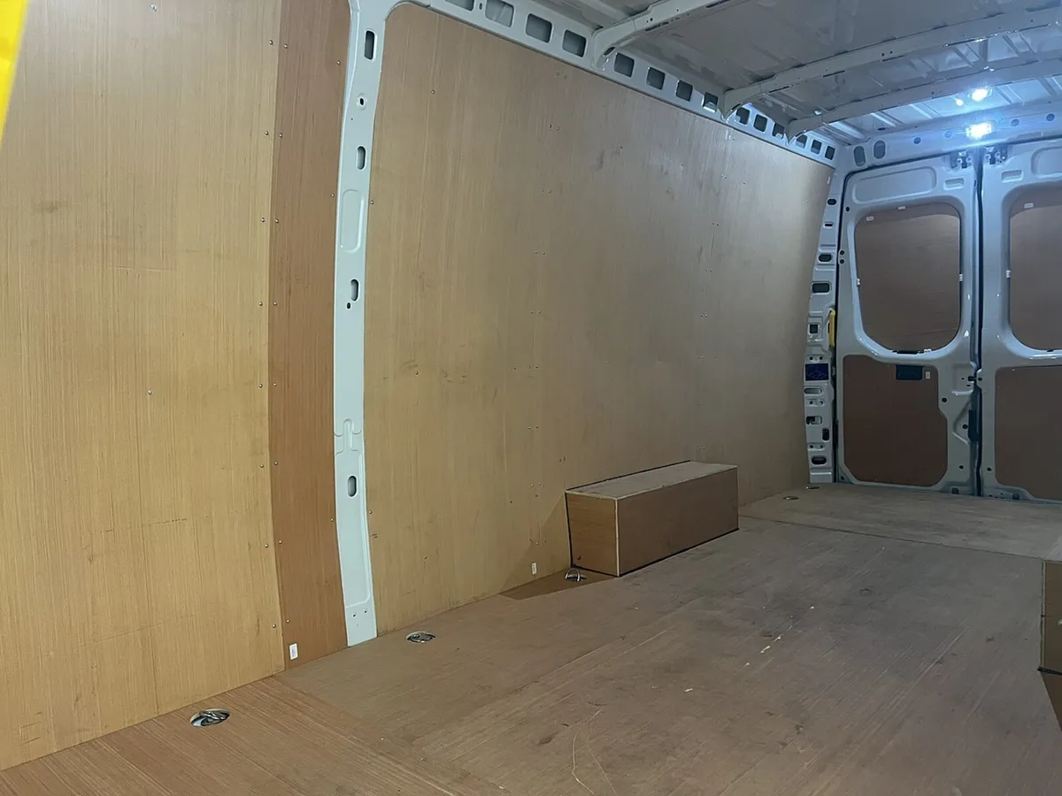 2025 Iveco Daily Panel Van - Image 3