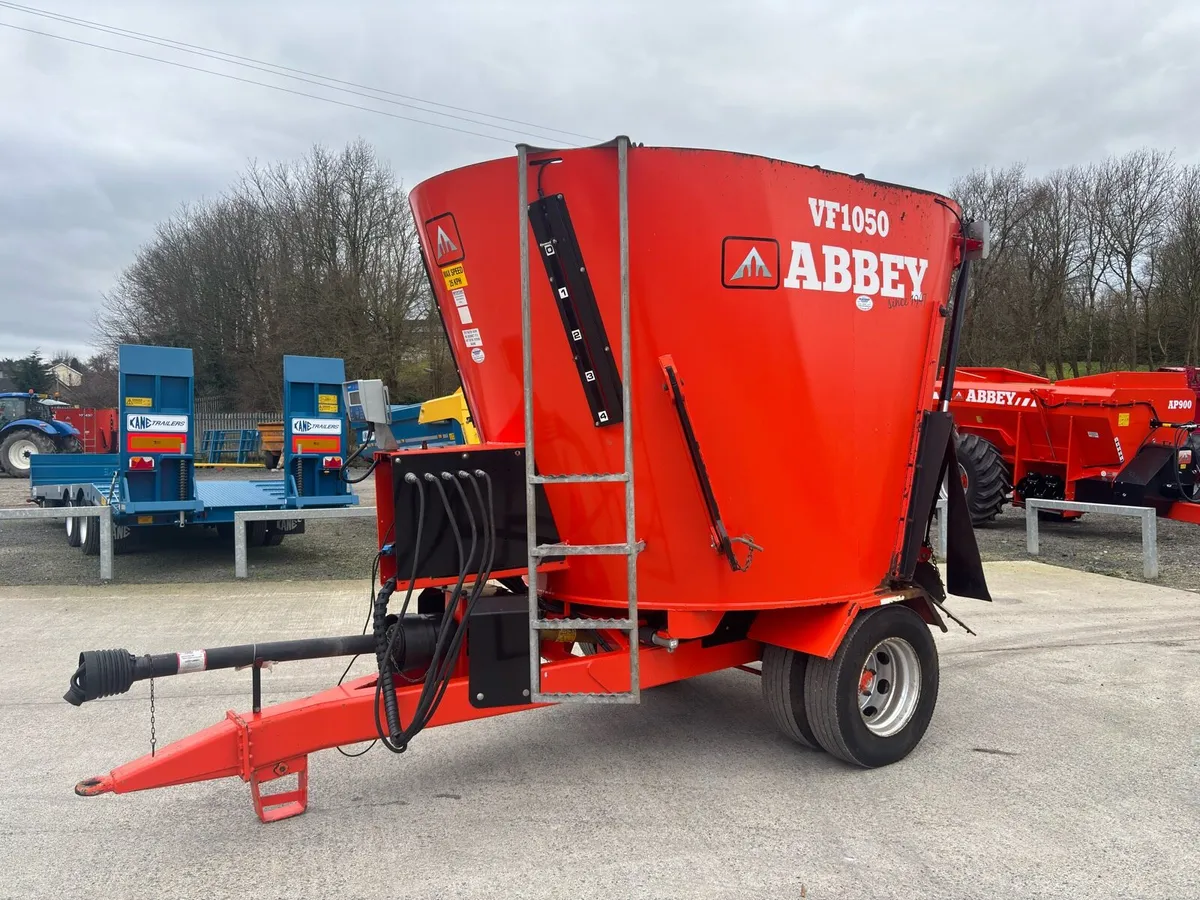Abbey VF1050 rear door diet feeder - Image 1