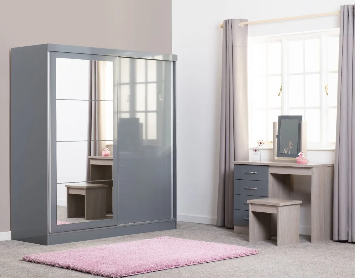SLIDING DOOR WARDROBES - Image 1