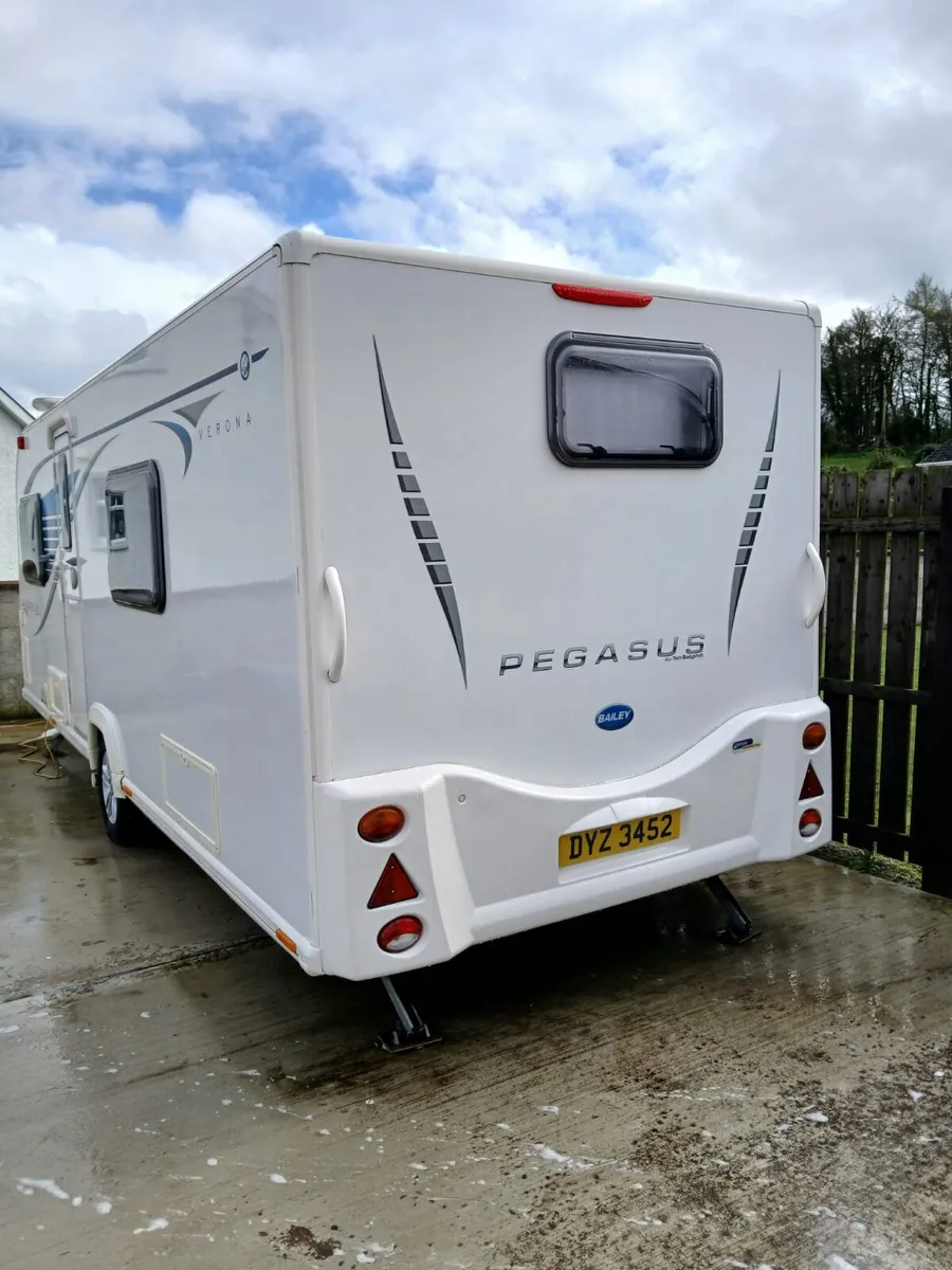 Caravan - Image 2