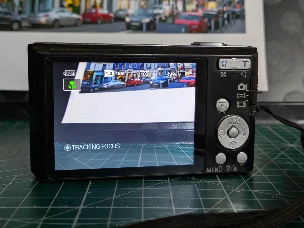 Sony Cyber-shot 16MP CCD🌈 compact 📸 Zeiss lens - Image 3