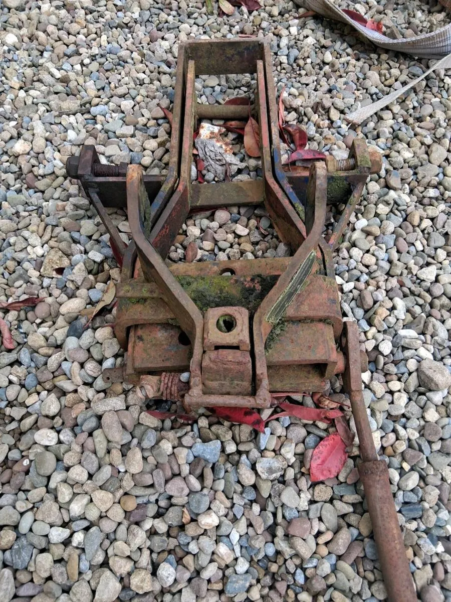 Marshall 802 - Image 4