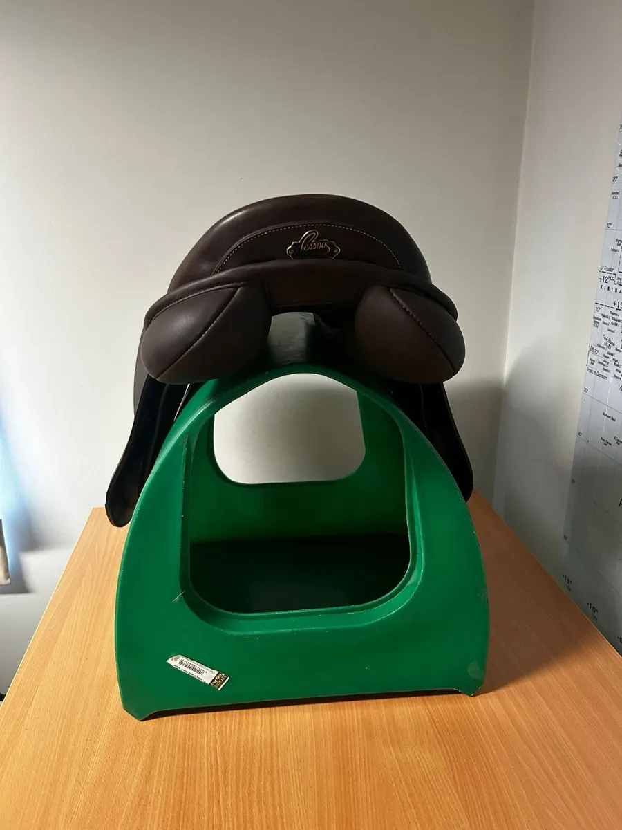 Pessoa GP Saddle 17” medium - Image 3