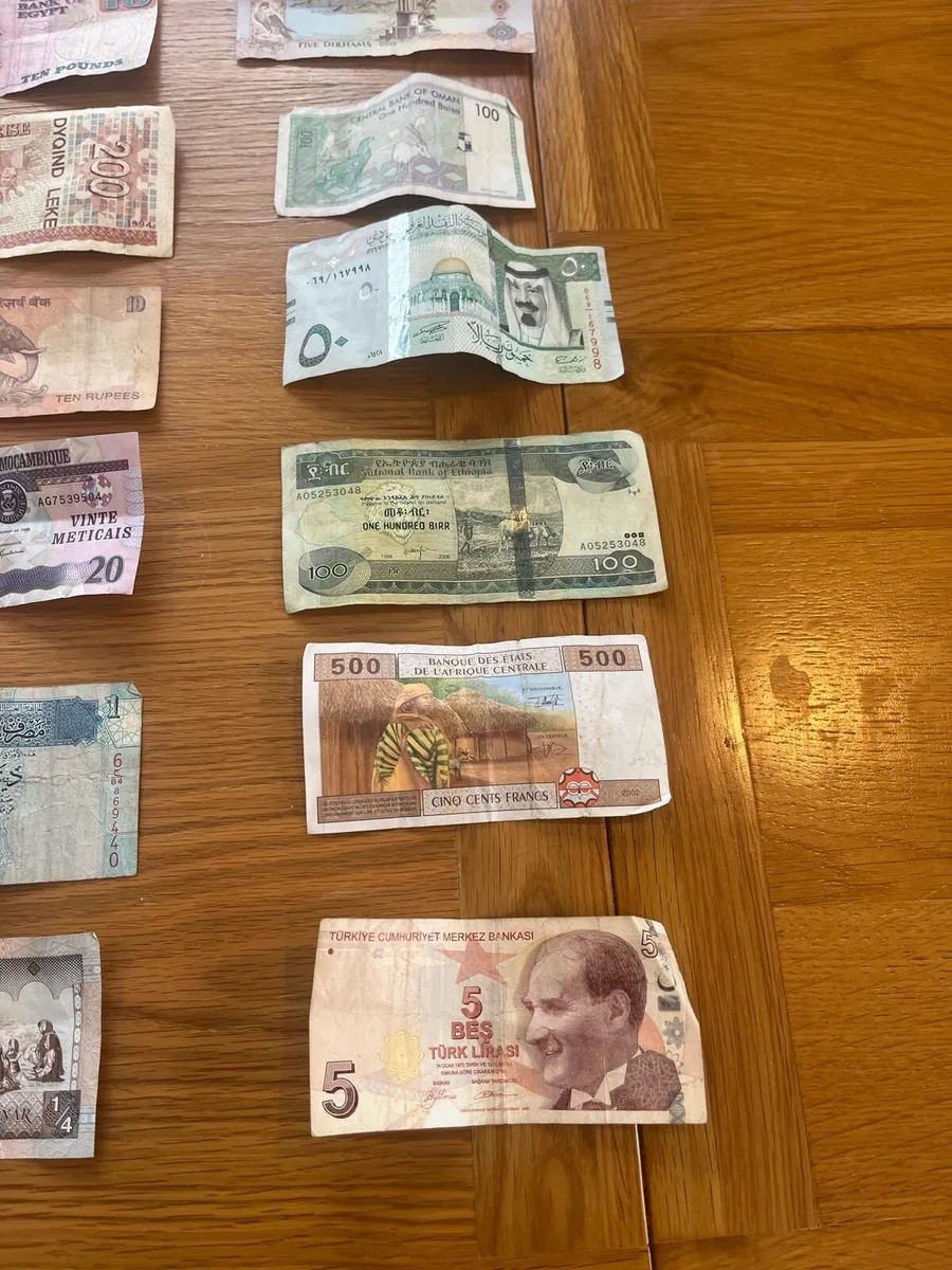 Collection of World Bank Notes - Image 4